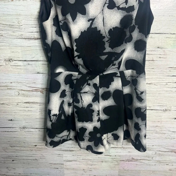 Topshop  petite romper floral gray black size 6 lace - Picture 2 of 6